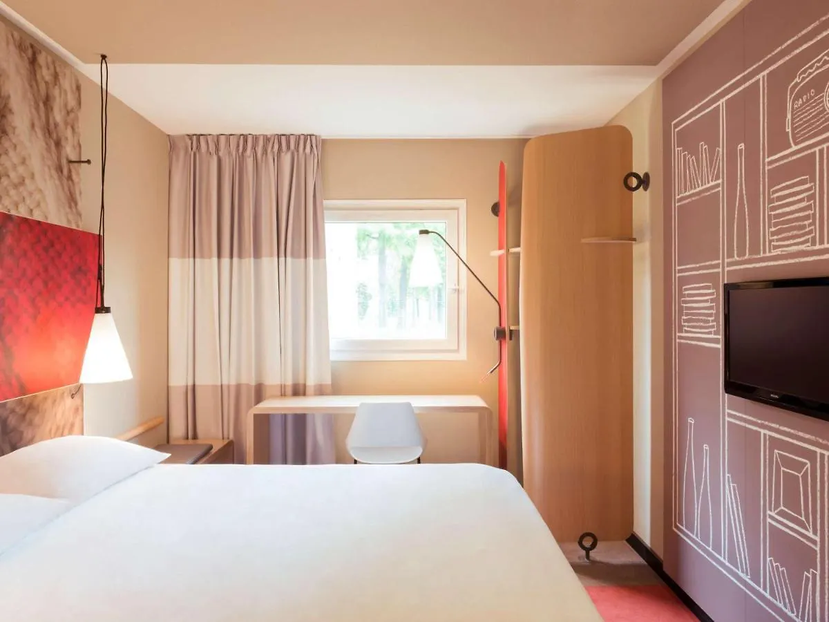 Ibis Nuernberg City Am Plaerrer Hotel